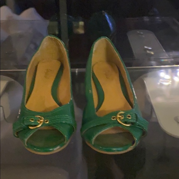 Qupid Shoes - Green patent qupid peep toe flats size 6.5
